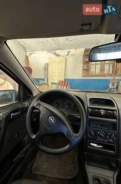 Седан Opel Astra 2005 в Коростене