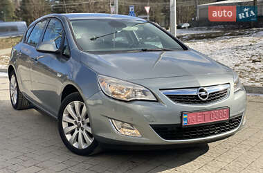 Opel Astra 2011