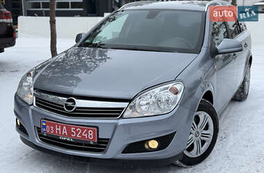 Універсал Opel Astra 2009 в Рівному