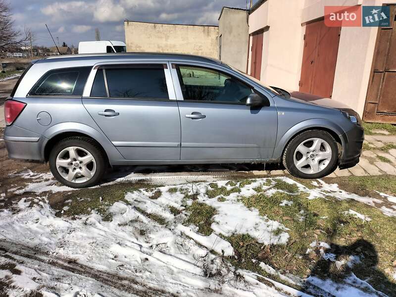 Универсал Opel Astra 2008 в Очакове