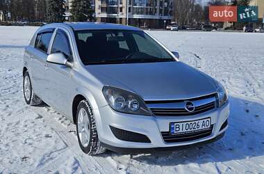 Хэтчбек Opel Astra 2012 в 