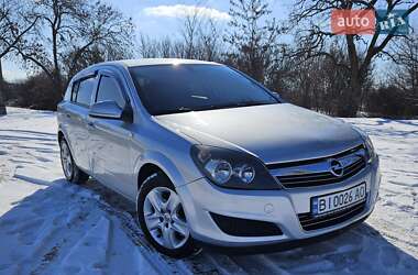 Хэтчбек Opel Astra 2012 в 