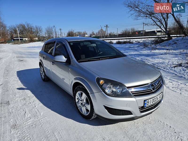Хэтчбек Opel Astra 2012 в Кременчуге