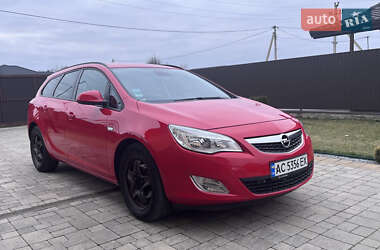 Универсал Opel Astra 2012 в 