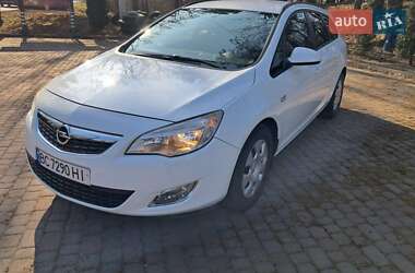 Универсал Opel Astra 2012 в Дрогобыче