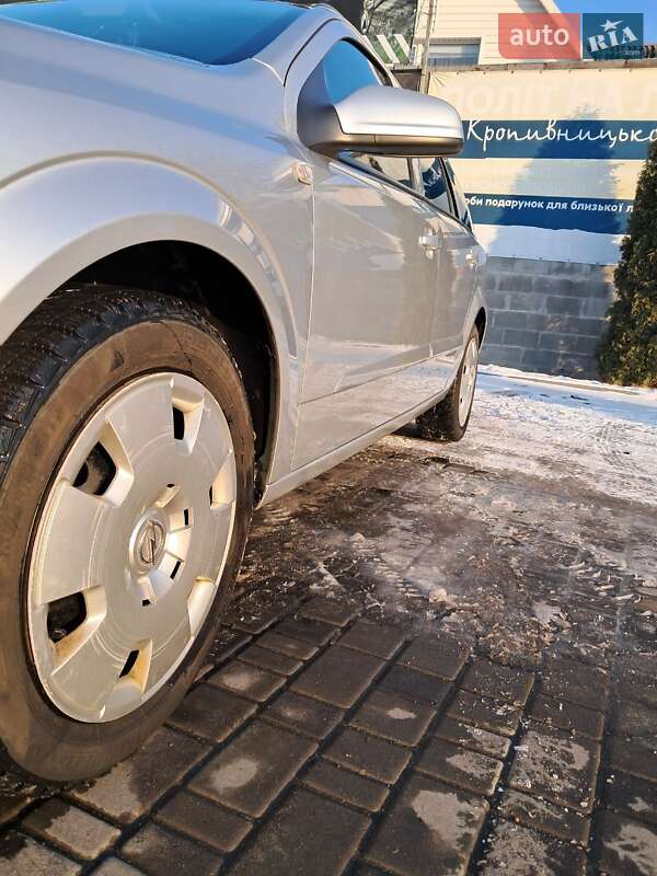 Универсал Opel Astra 2007 в Кропивницком