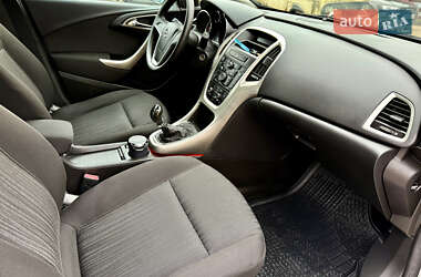 Хетчбек Opel Astra 2011 в Рівному