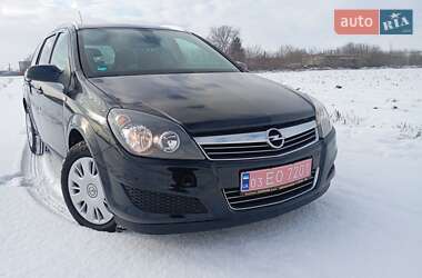 Универсал Opel Astra 2010 в Кобеляках