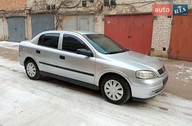 Седан Opel Astra 2004 в Сумах