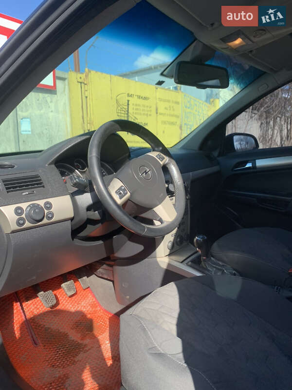 Універсал Opel Astra 2007 в Тернополі