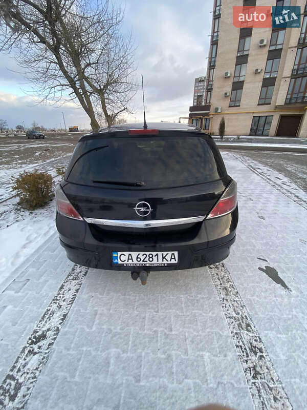 Хэтчбек Opel Astra 2009 в Черкассах