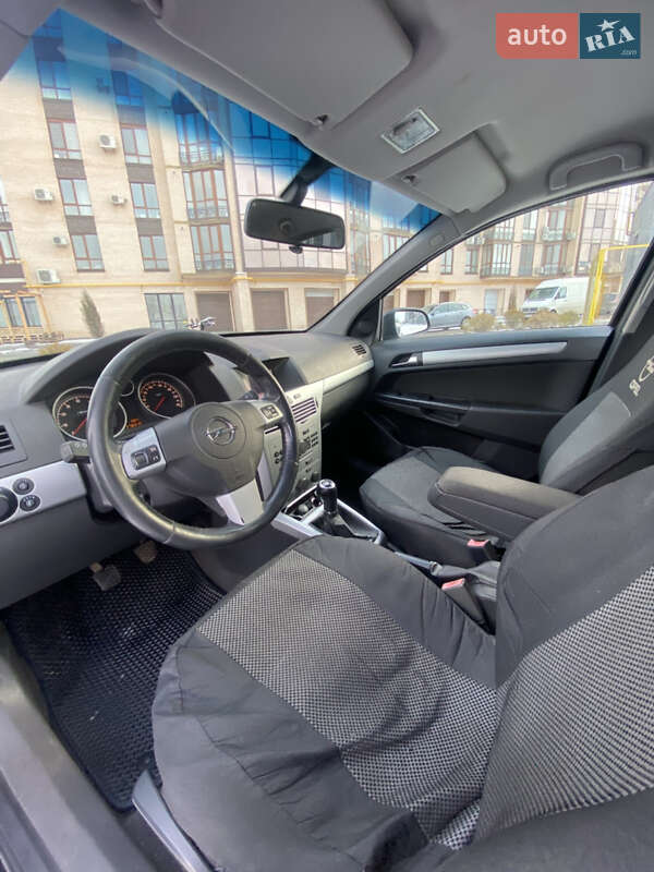 Хэтчбек Opel Astra 2009 в Черкассах