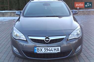 Универсал Opel Astra 2011 в 