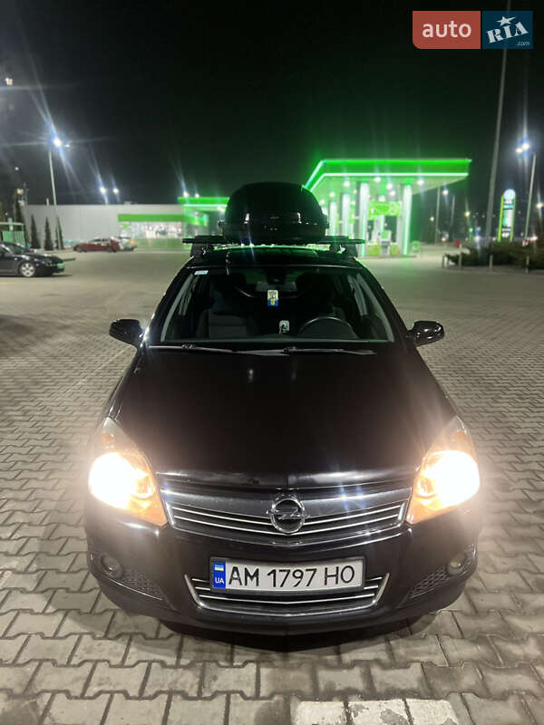 Хэтчбек Opel Astra 2008 в Житомире