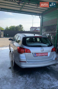 Универсал Opel Astra 2013 в Косове