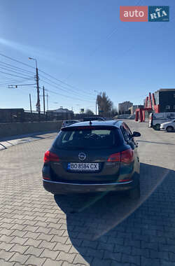 Универсал Opel Astra 2015 в 