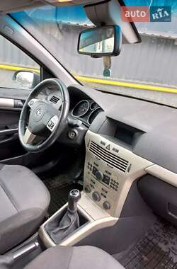 Универсал Opel Astra 2007 в 