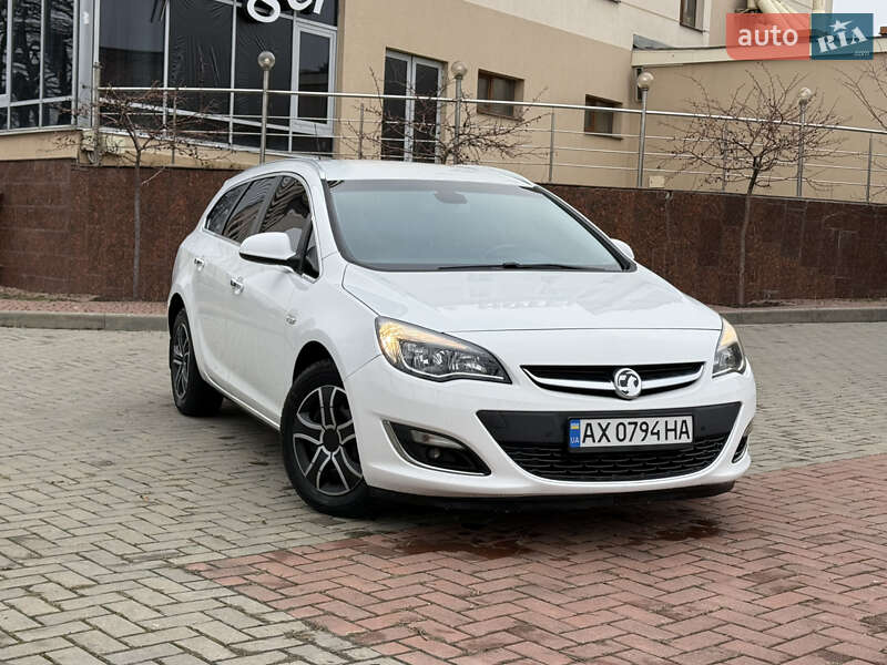 Універсал Opel Astra 2012 в Харкові