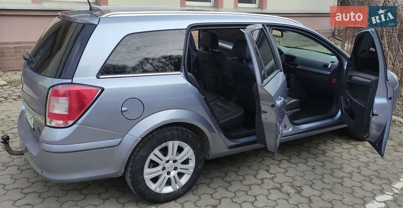 Универсал Opel Astra 2009 в Ивано-Франковске