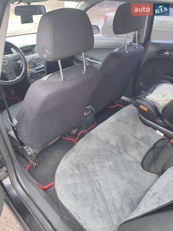 Хэтчбек Opel Astra 2006 в Броварах