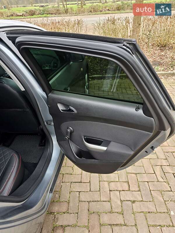Хетчбек Opel Astra 2010 в Луцьку