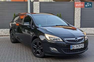 Универсал Opel Astra 2011 в Черкассах