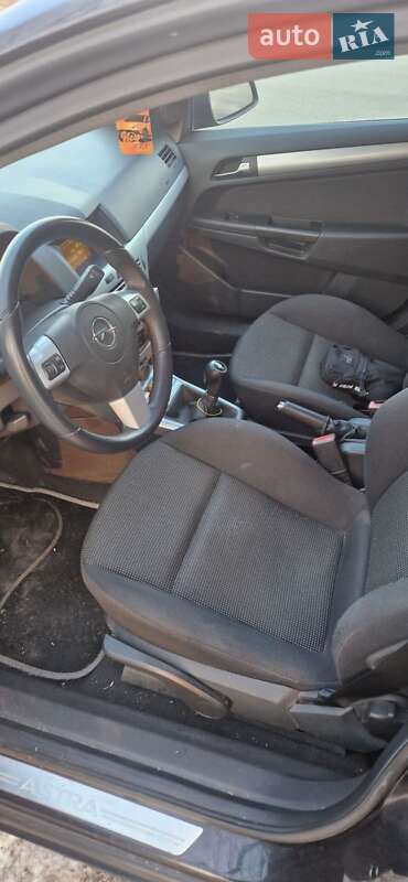 Універсал Opel Astra 2006 в Луцьку