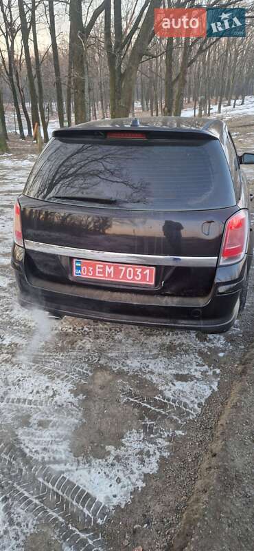 Універсал Opel Astra 2006 в Луцьку