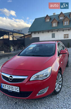 Хэтчбек Opel Astra 2010 в 