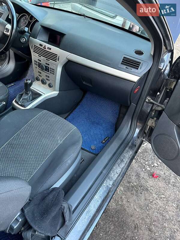 Хэтчбек Opel Astra 2007 в Львове