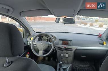 Хэтчбек Opel Astra 2006 в 
