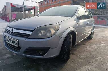 Хэтчбек Opel Astra 2006 в 
