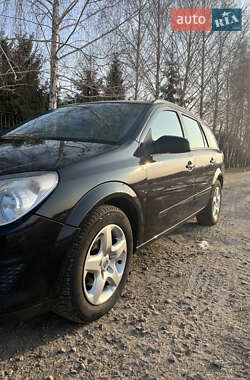 Универсал Opel Astra 2008 в Лубнах