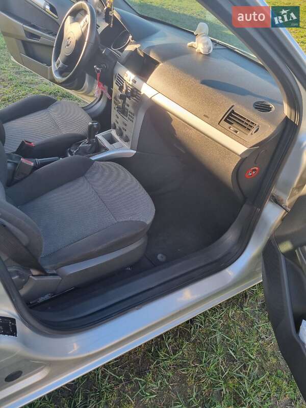 Хетчбек Opel Astra 2009 в Яворові