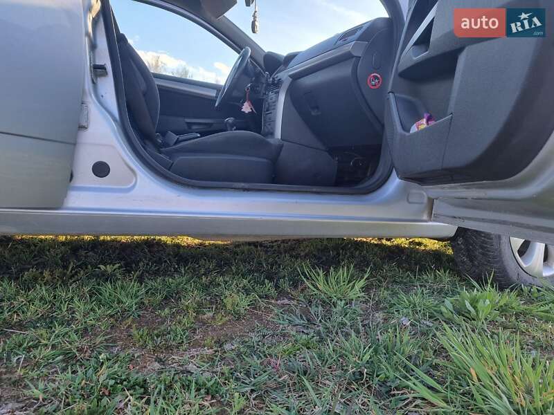 Хетчбек Opel Astra 2009 в Яворові