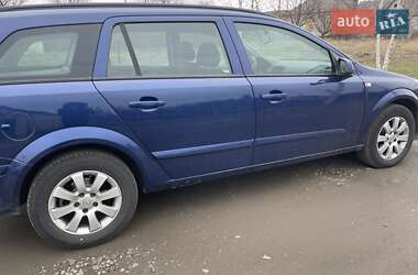 Универсал Opel Astra 2005 в Новомосковске