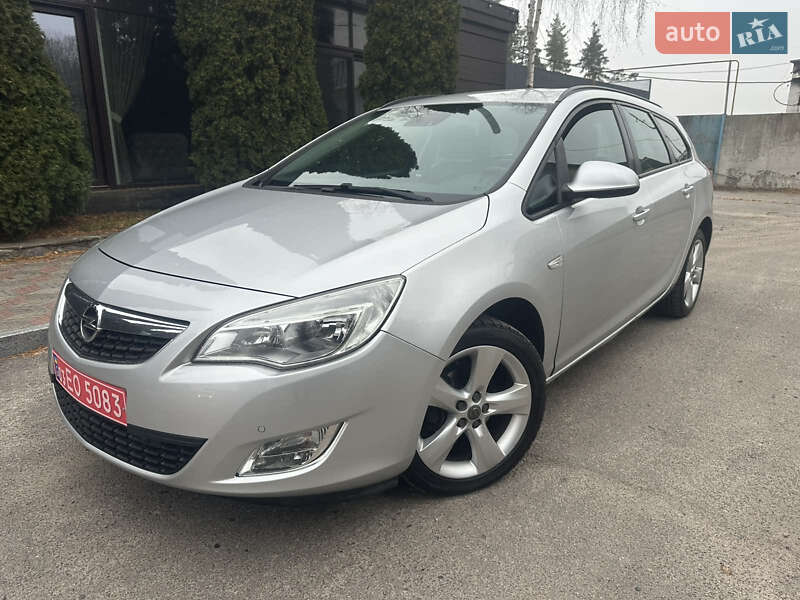Універсал Opel Astra 2011 в 