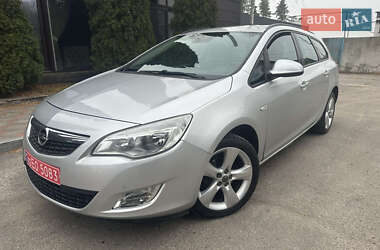 Opel Astra 2011 Opel Astra 2011