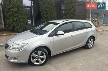 Універсал Opel Astra 2011 в 