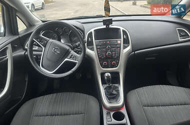 Універсал Opel Astra 2011 в 