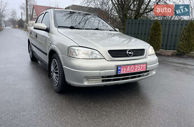 Седан Opel Astra 2008 в Староконстантинове