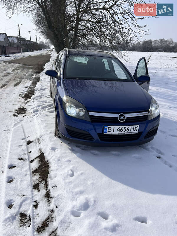Универсал Opel Astra 2006 в Чутове