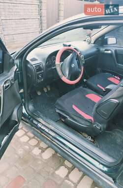 Хэтчбек Opel Astra 1999 в 