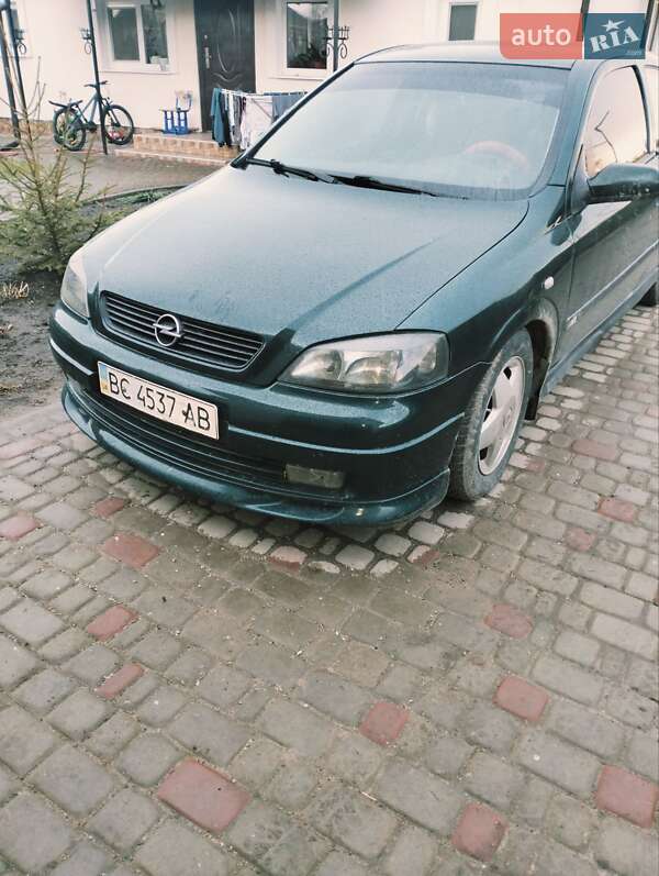 Хэтчбек Opel Astra 1999 в 