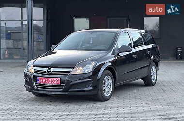 Opel Astra 2010 Opel Astra 2010