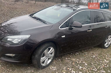 Універсал Opel Astra 2014 в Черкасах