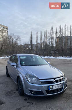 Хетчбек Opel Astra 2004 в Дніпрі