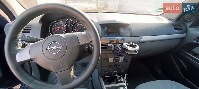 Универсал Opel Astra 2006 в Ивано-Франковске