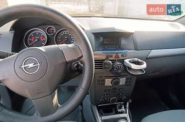Универсал Opel Astra 2006 в 