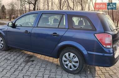 Універсал Opel Astra 2010 в 